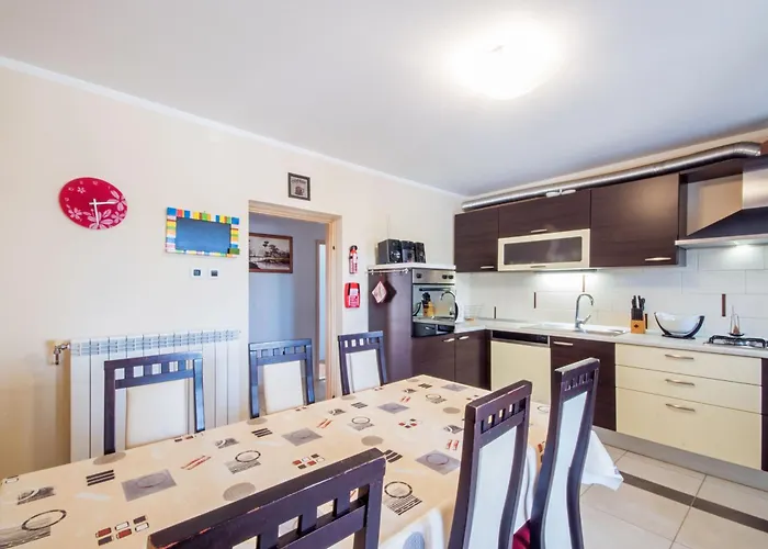 Dean, A Charming And Pet-friendly Close To The Vinež