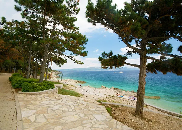 Dean, A Charming And Pet-friendly Close To The