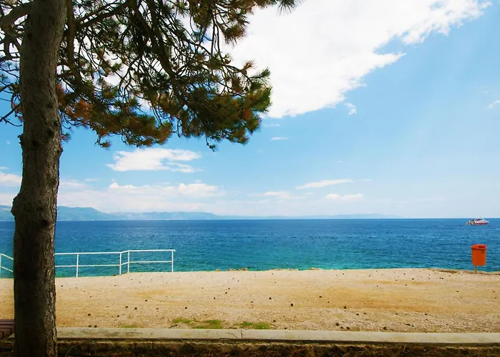 Semesterbostad Dean, A Charming And Pet-friendly Close To The *