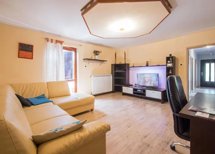 Dean, A Charming And Pet-friendly Close To The Vinež