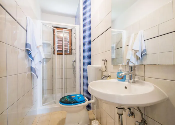 Dean, A Charming And Pet-friendly Close To The Vinež