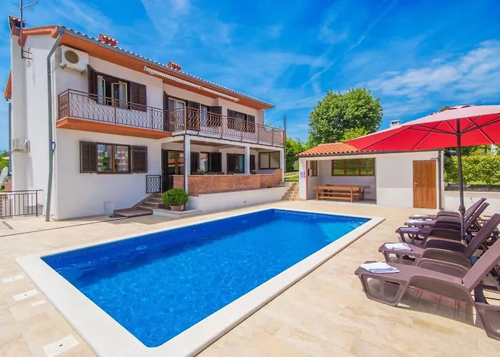 Dean, A Charming And Pet-friendly Close To The Semesterbostad